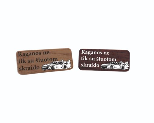 Raganos netik su šluotom skraido